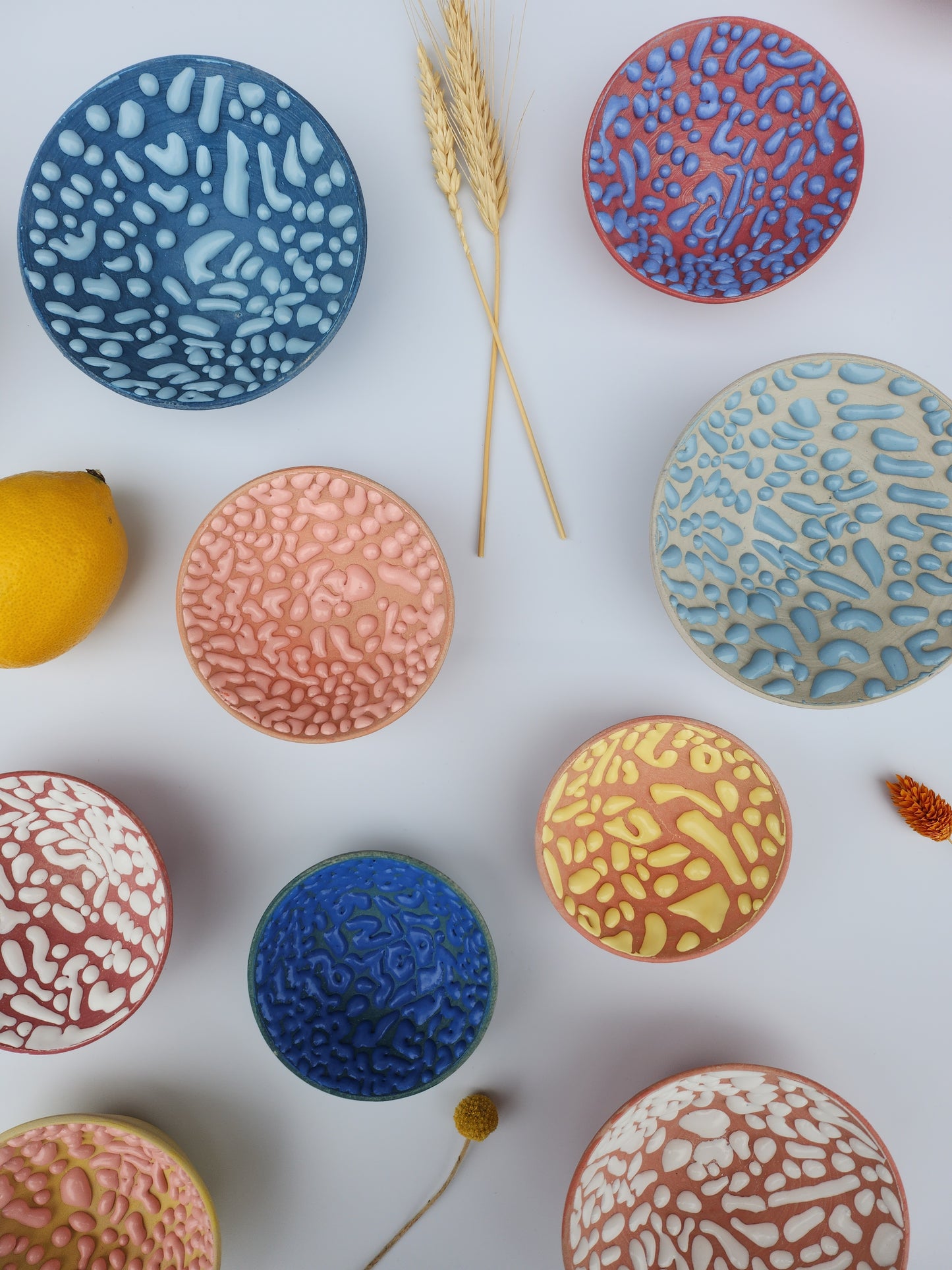 Støvet grøn og blå skål