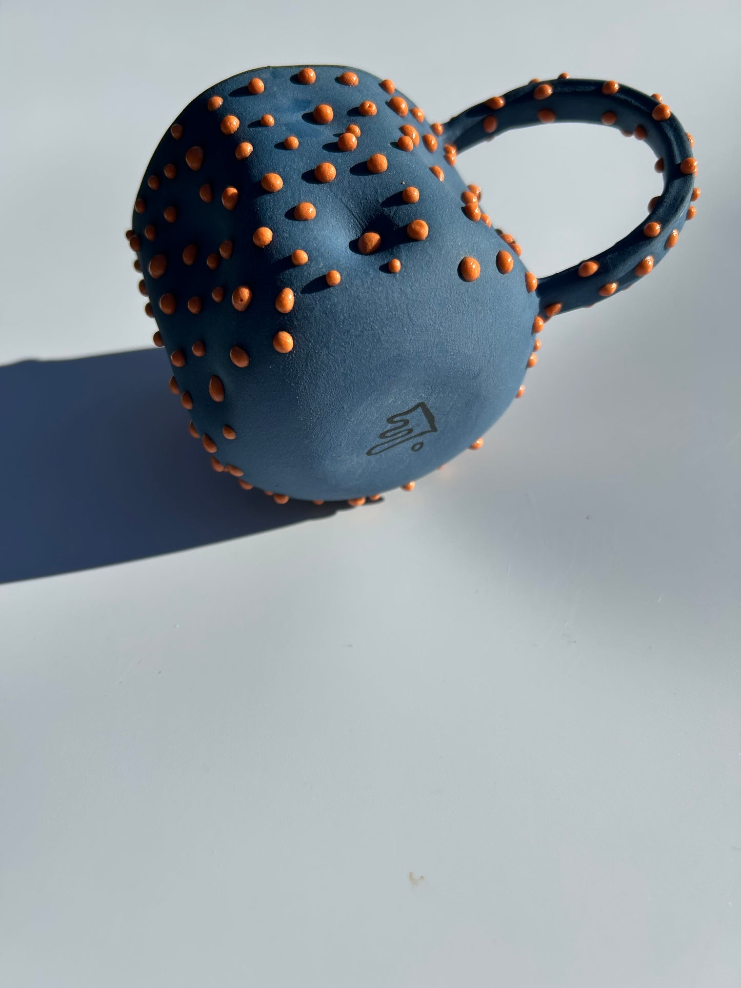 Blåt og orange krus