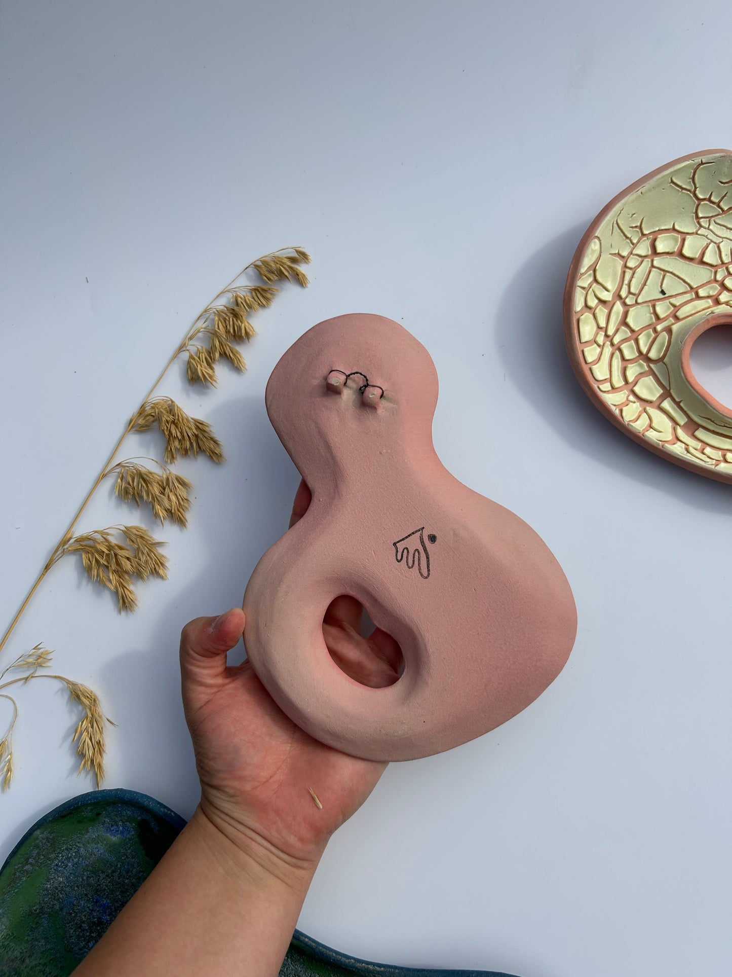 Lille lyserødt vægophæng