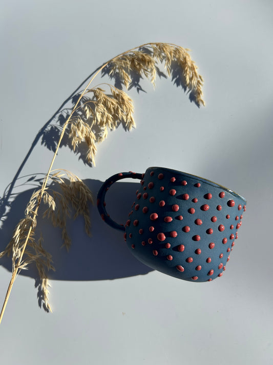 Blåt og lyserødt krus