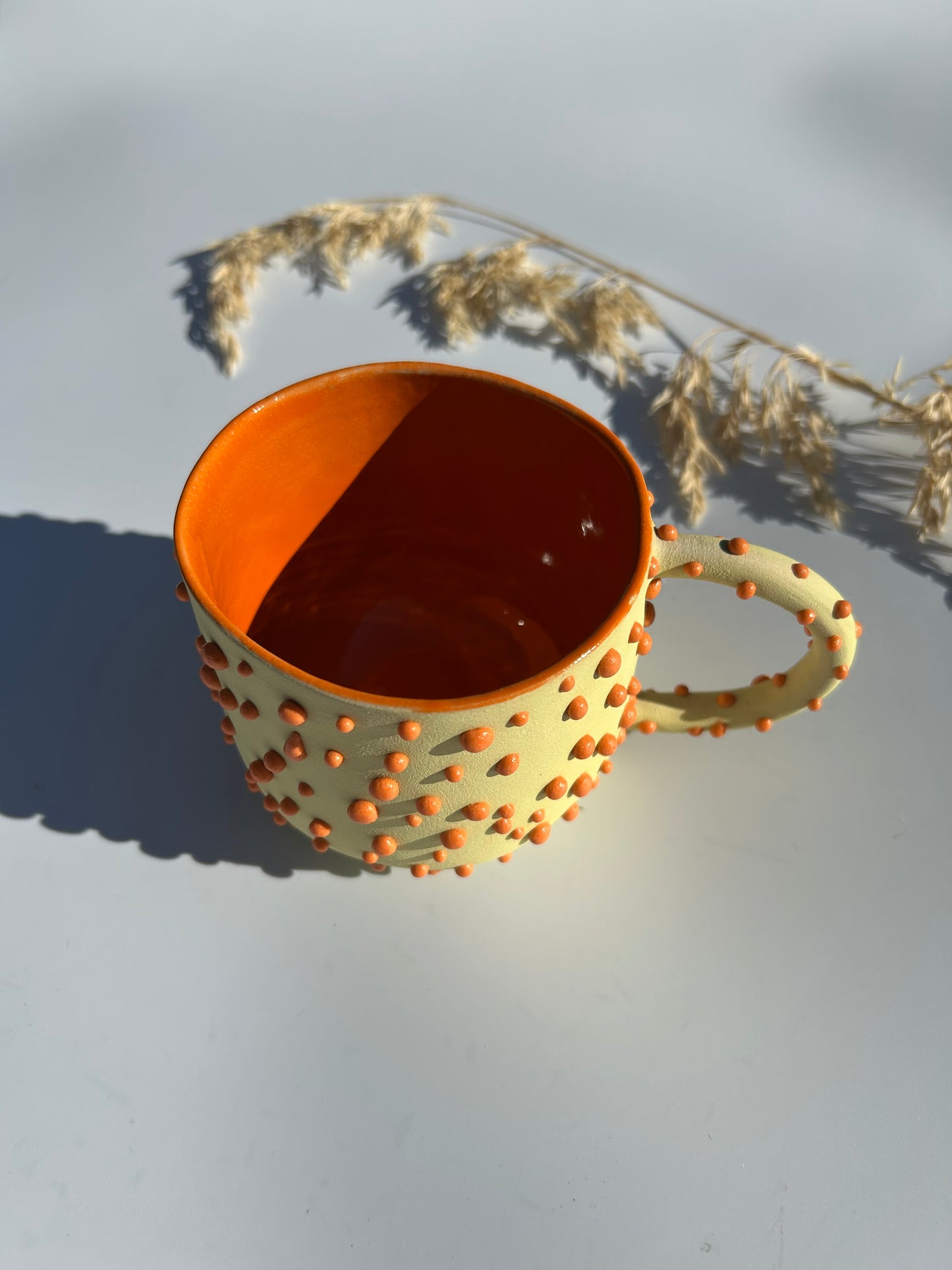 Gult og orange krus
