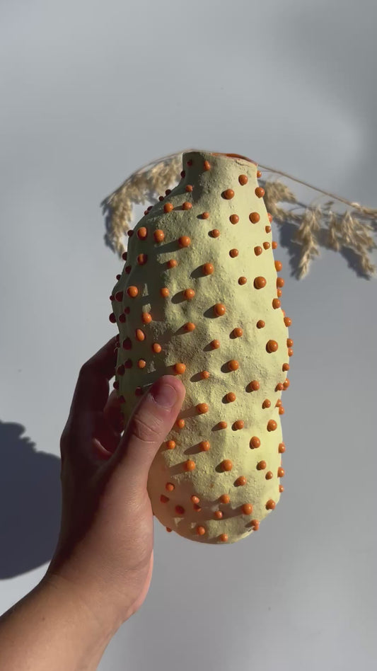 Gul og orange vase